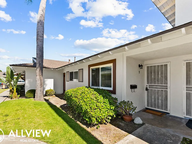 16661 Bartlett Ln — Photo 17