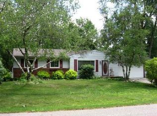 6052 Redondo Dr, Haslett, MI 48840