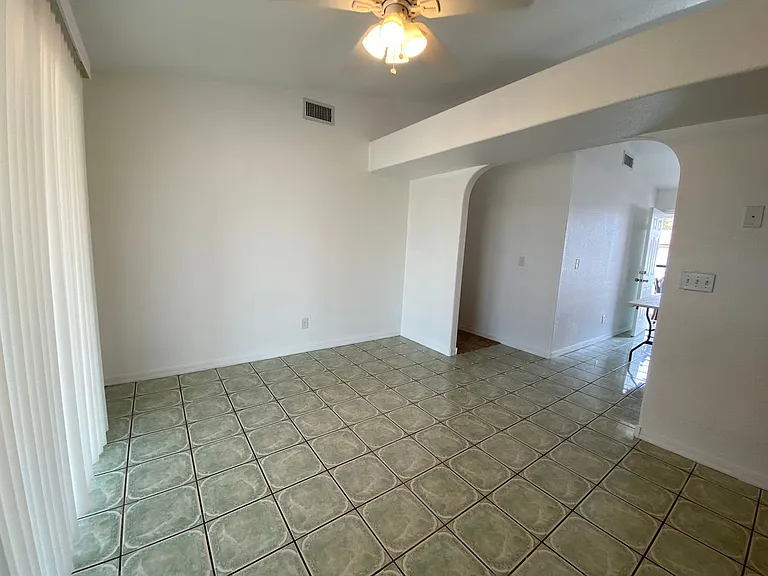 6582 W Hershey Way — Photo 7