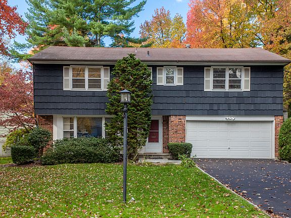 2nd image of 8 Sherwood Dr