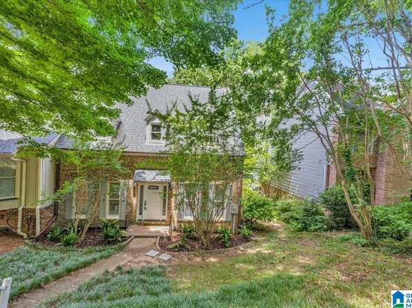 3030 Old Stone Dr, Birmingham, AL 35242