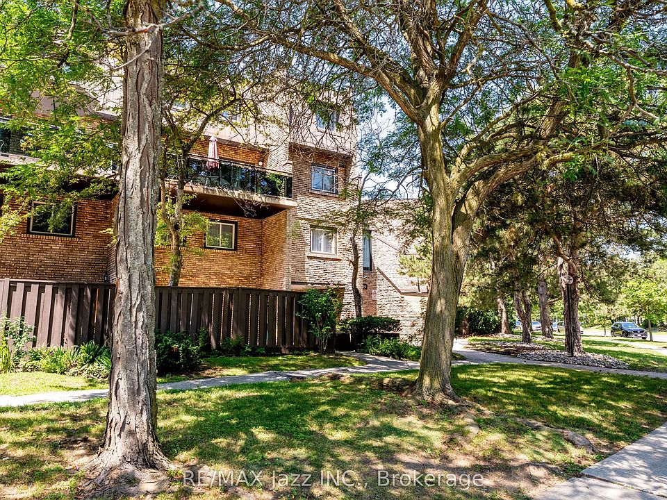 1st image of 120 Ling Rd #38
