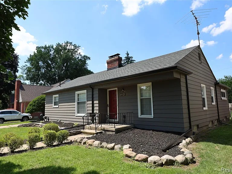 4121 Seminole Dr — Photo 4