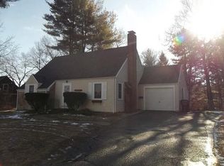 6 Oakwood Ave, Dudley, MA 01571