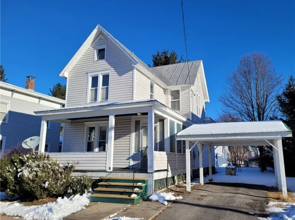 18 Slawson St, Dolgeville, NY 13329