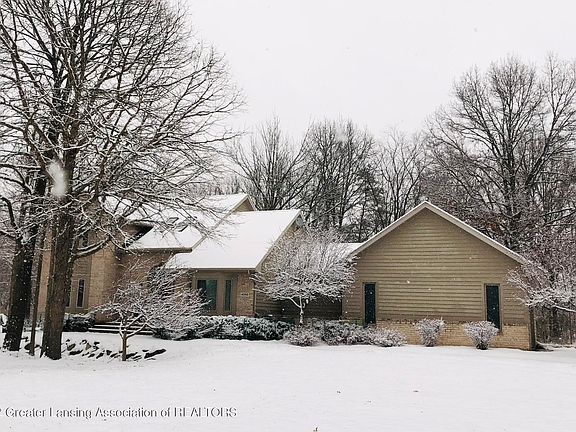 3rd image of 4350 Courtside Dr