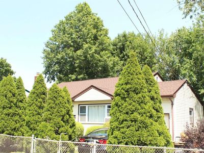 206 Sylvester Street, Westbury, NY, 11590