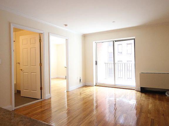 3rd image of 29 Cooper St APT 4B