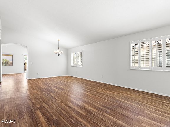 4th image of 2513 W Cezanne Cir