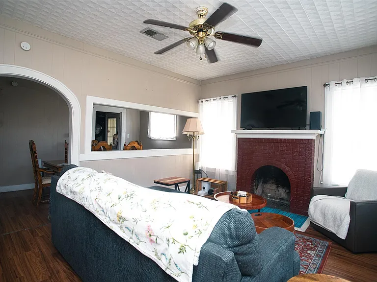 3229 Wisconsin St — Photo 9