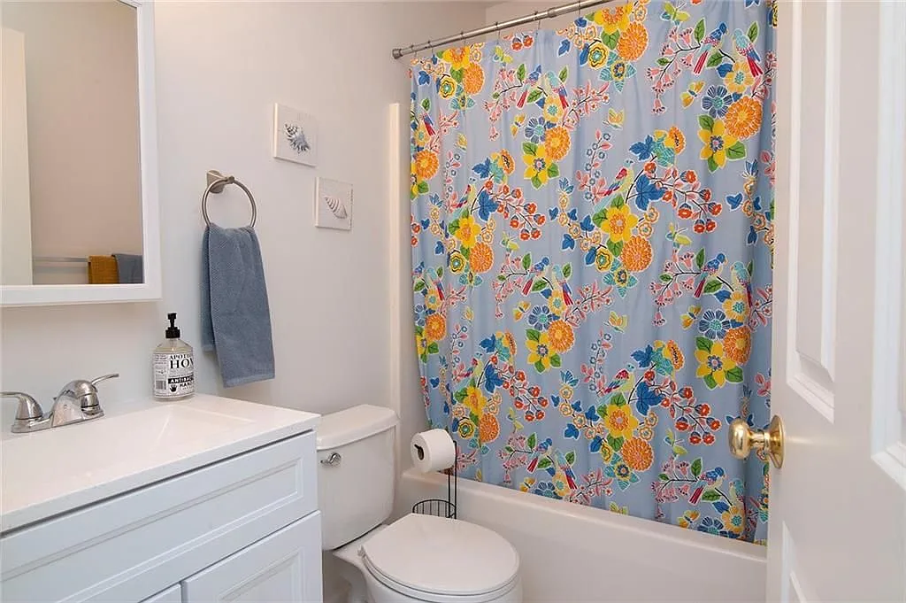 3 bed, 2.0 bath, 1904 sqft, $2,000 — Photo 4