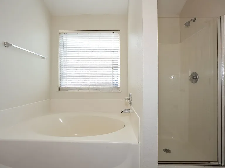 773 Silverbrook Dr — Photo 10