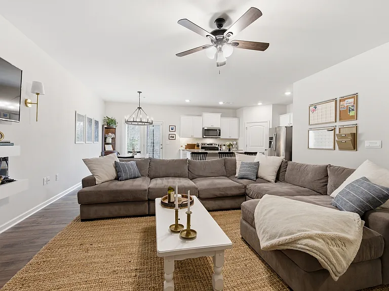 503 Stoneybrook Dr — Photo 13