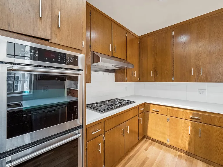 1750 N Point St — Photo 24
