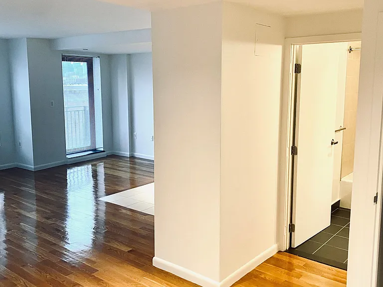 2638 21st St #8C — Photo 6