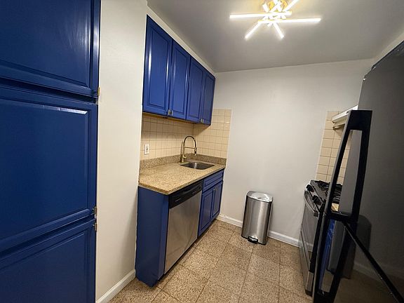 3rd image of 13616 35th Ave APT 2C