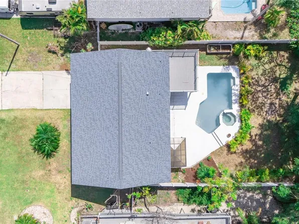 320 Crosswinds Dr, Palm Harbor, FL 34683