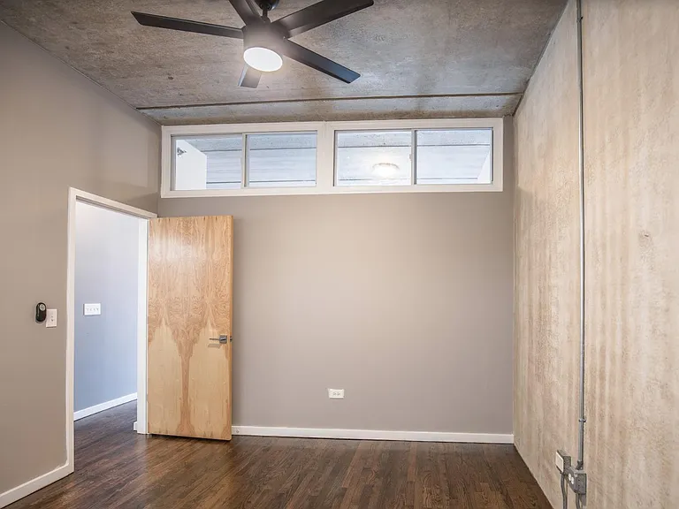 630 N Franklin St #507 — Photo 6