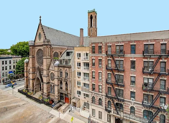 Sold by Compass | media 40