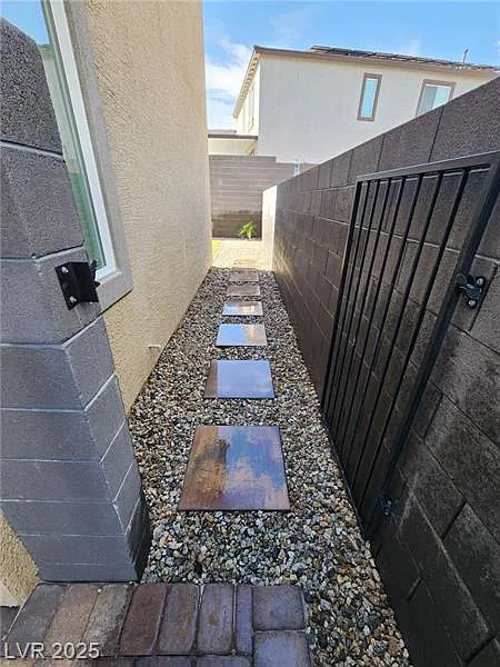 4 bed, 3.5 bath, 2908 sqft, $3,300 — Photo 4
