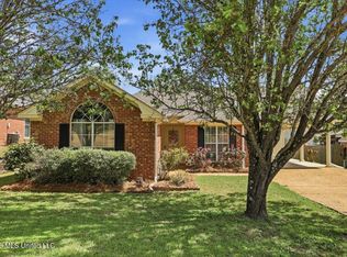 1021 Craig Cir, Ridgeland, MS 39157