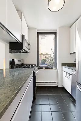 4th image of 250 W 89th St APT 7B