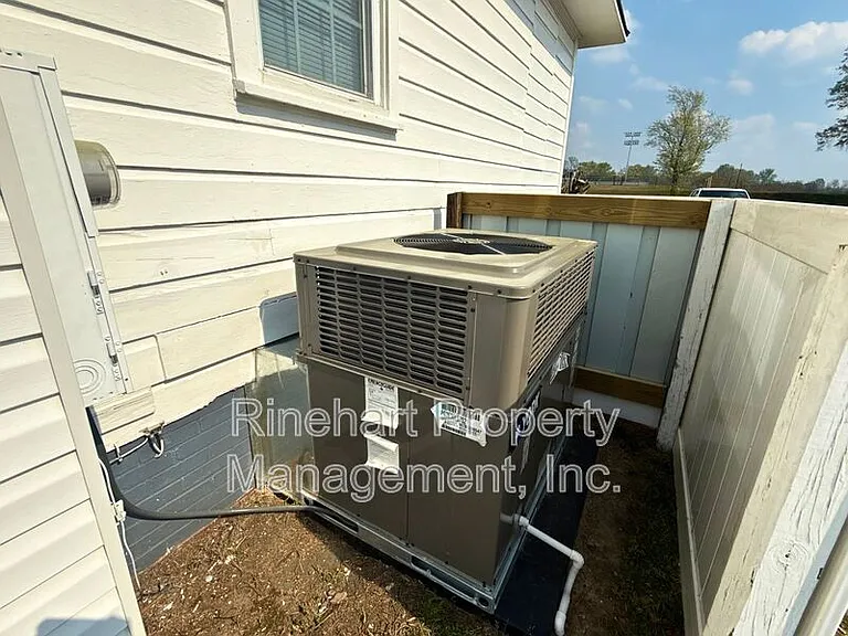 242 Cherry Rd S — Photo 28
