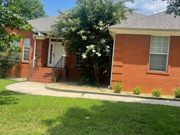 109 Fox Run Dr