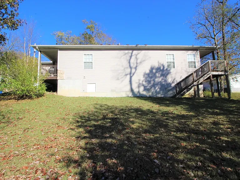 1014 Homestead Rd — Photo 4