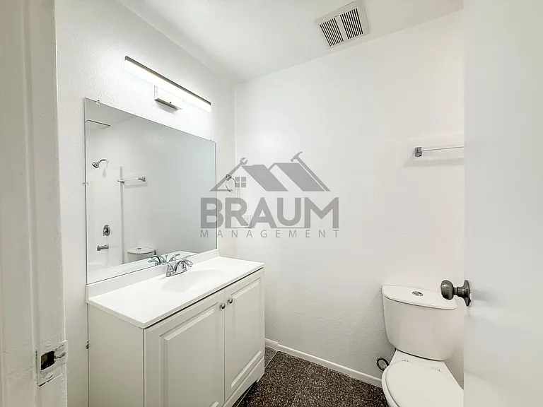 221 Elm Ave — Photo 21