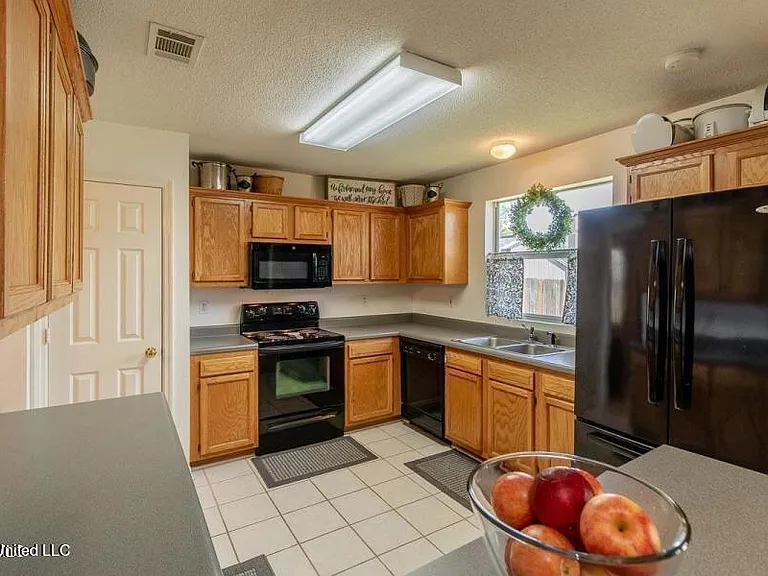 16222 Saddle Dr — Photo 11