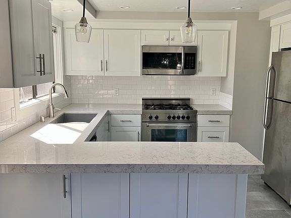 2nd image of 213 Avenida Del Poniente #A