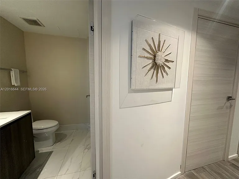 801 S Miami Ave — Photo 30