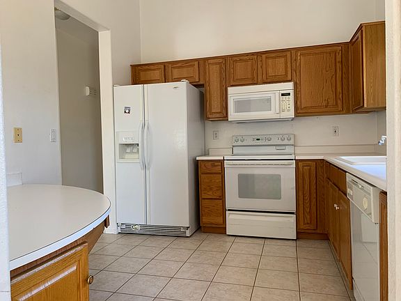 3rd image of 17201 N Larkspur Ln