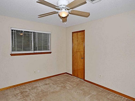 5th image of 204 Cedar Ct