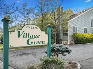 27 Village Grn, Port Chester, NY