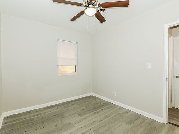 5th image of 2825 Belvedere Ln APT 9