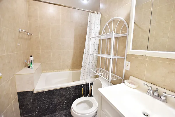 Rented by Highline Residential | media 37