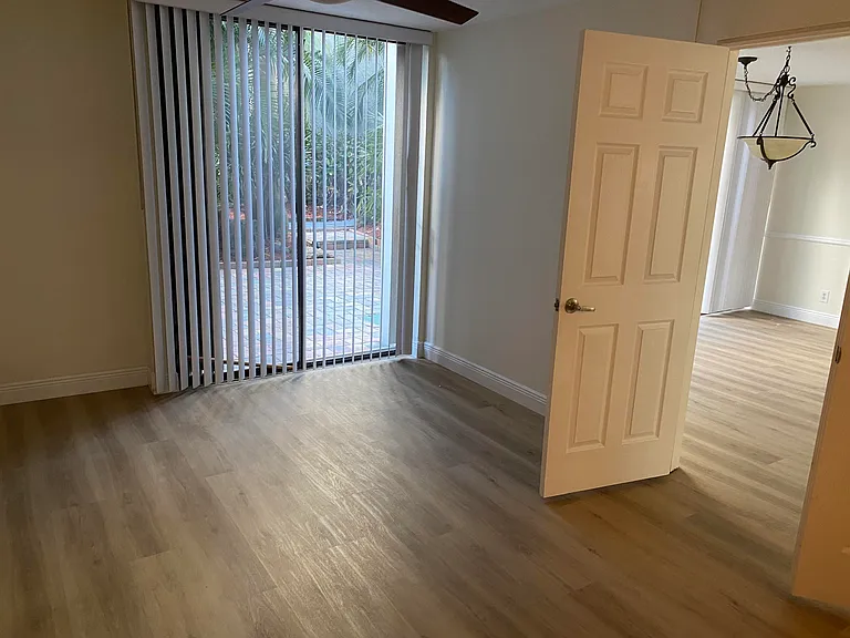 501 SW 11th Pl #106 — Photo 16