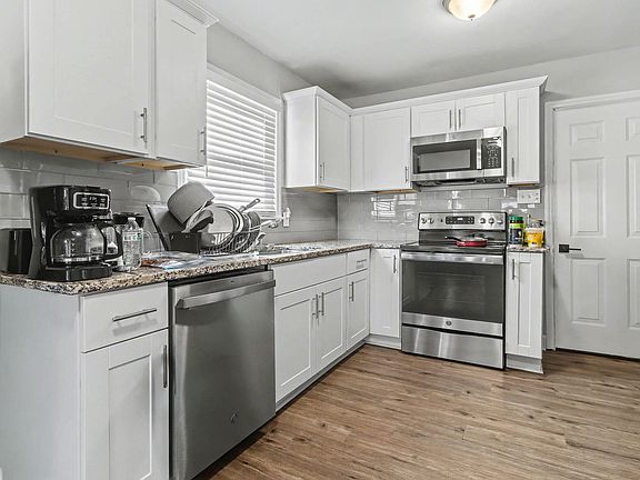 4th image of 626 S Hoover Rd