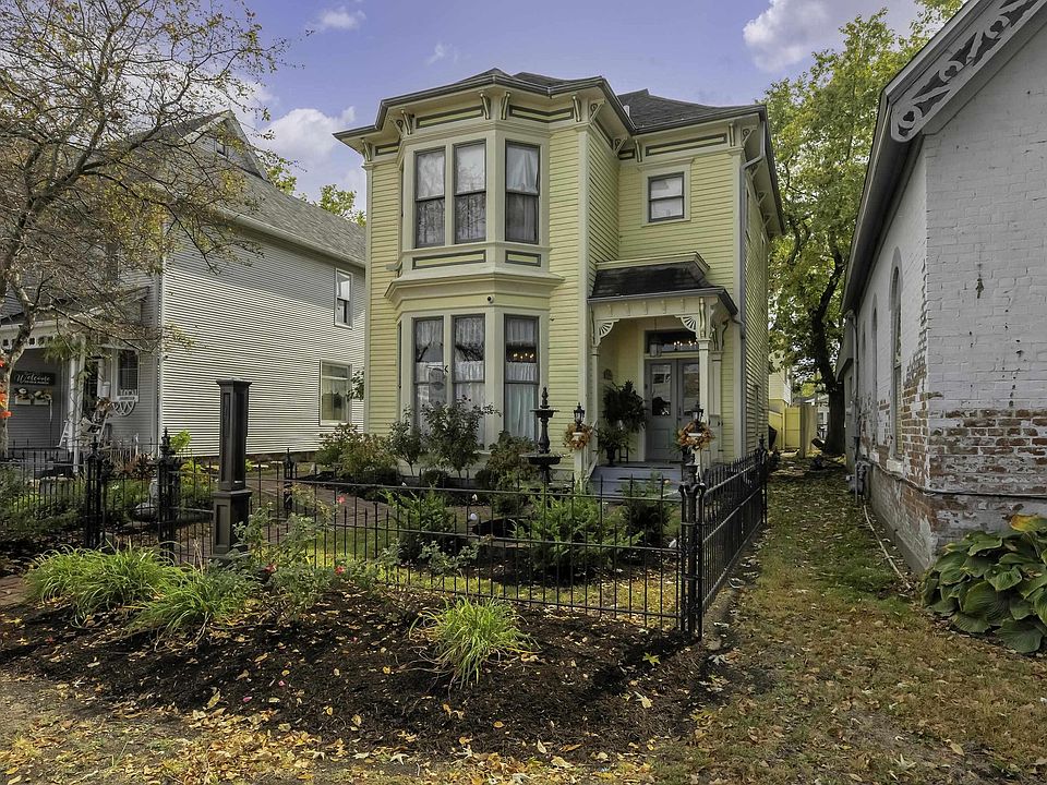 1st image of 1517 Walnut St