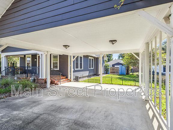 3rd image of 1717 E Lakeview Ave