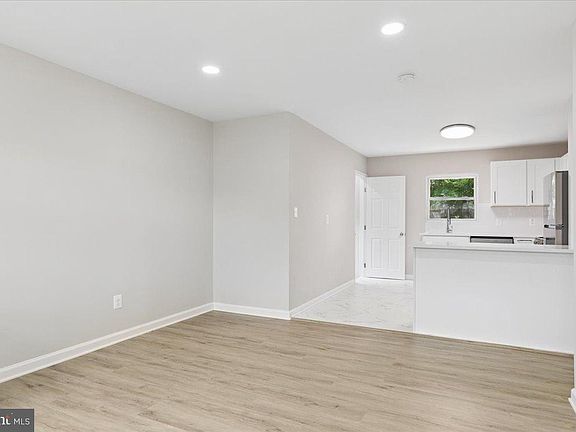 4th image of 114 Cedar Hill Rd