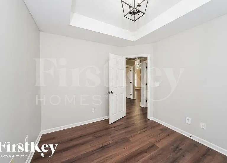609 Camden Cove Ln — Photo 12