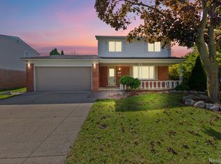 3244 Cero Dr, Sterling Heights, MI 48310