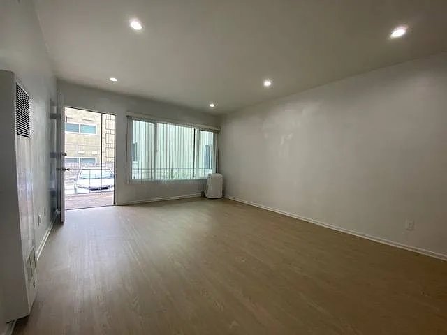 1837 N Gramercy Place — Photo 10