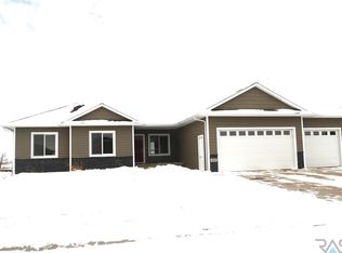 410 Taylor Dr, Tea, SD 57064