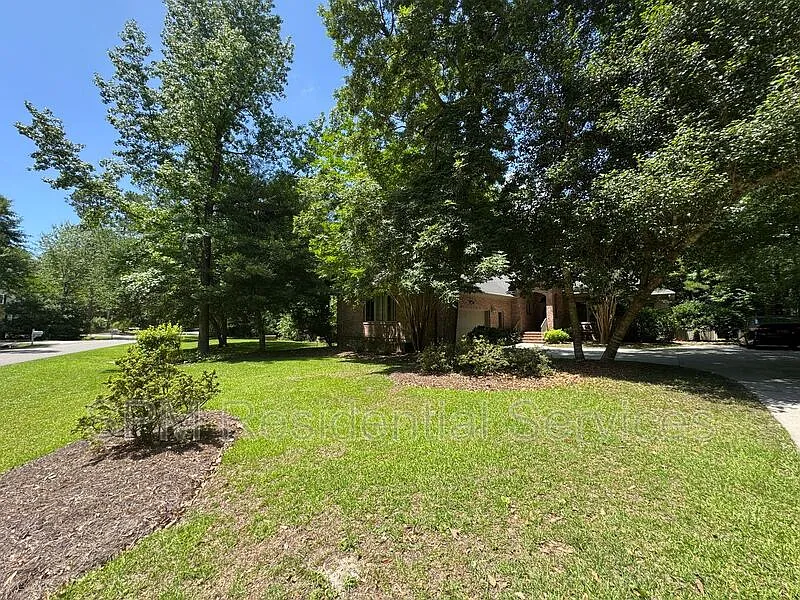 3 bed, 2.5 bath, 2283 sqft, $2,745 — Photo 2