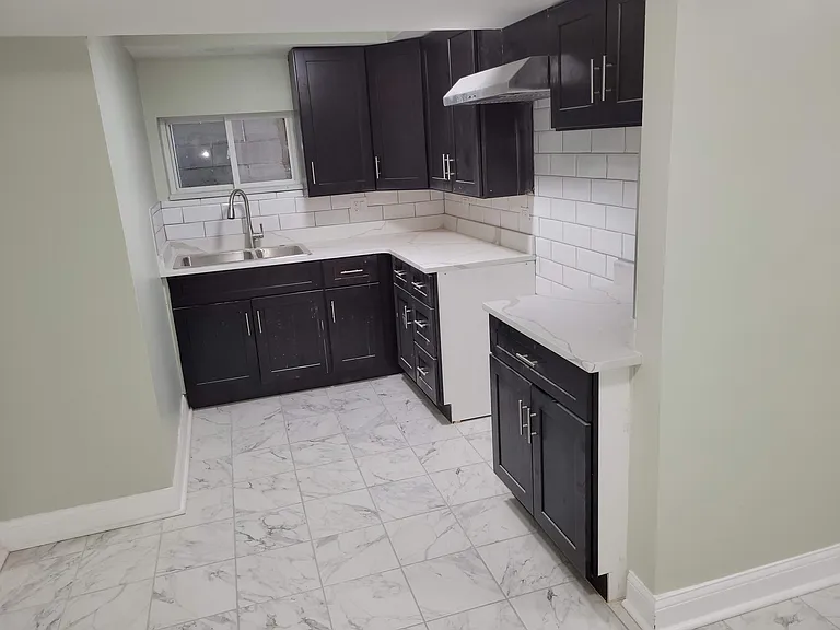 3027 Euclid Ave #2 — Photo 5