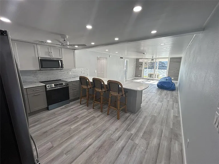 7625 Sun Island Dr S #108 — Photo 3